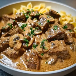 Bœuf Stroganoff à la Façon d’Alain Ducasse, plat élégant et savoureux