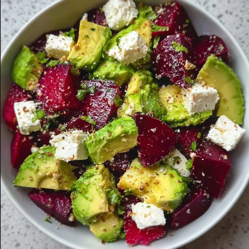 Salade de Betteraves, Avocat et Feta