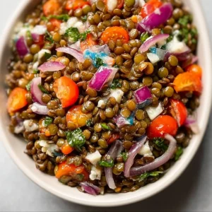 Salade de Lentilles Légère, une recette saine et colorée dans un bol.
